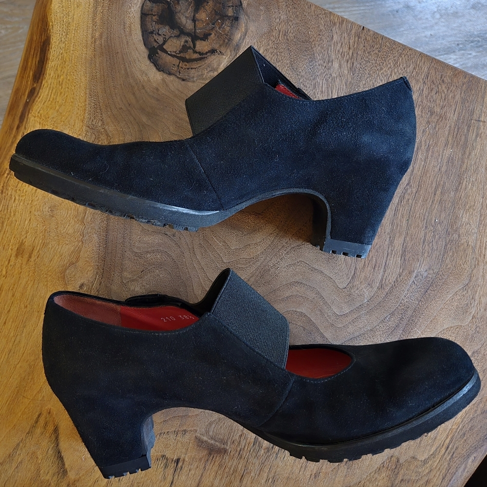 ✨️HOST PICK✨️ Pas de Rouge Black Suede Heels - Picture 6 of 11